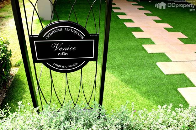 Golden Town On Nut Pattanakarn 